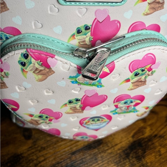 Loungefly Valentines Day Grogru backpack and wallet - Picture 5 of 12